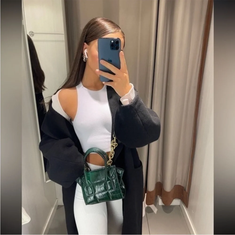 🦚ZARA HANDBAG with GOLD CHAIN - Picture 2 of 3